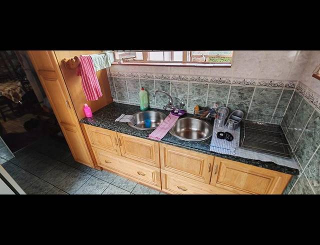 5 BEDROOM HOUSE FOR SALE IN PRETORIA GARDENS